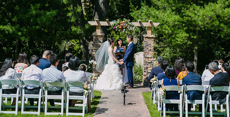 bride and groom wedding ceremony